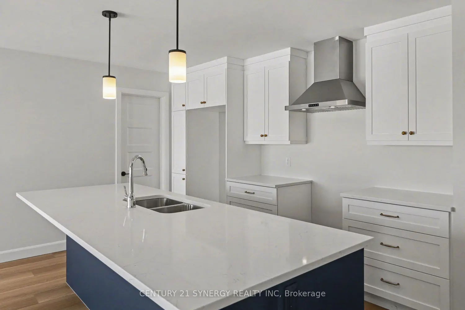 77 Villeneuve Street photo 3