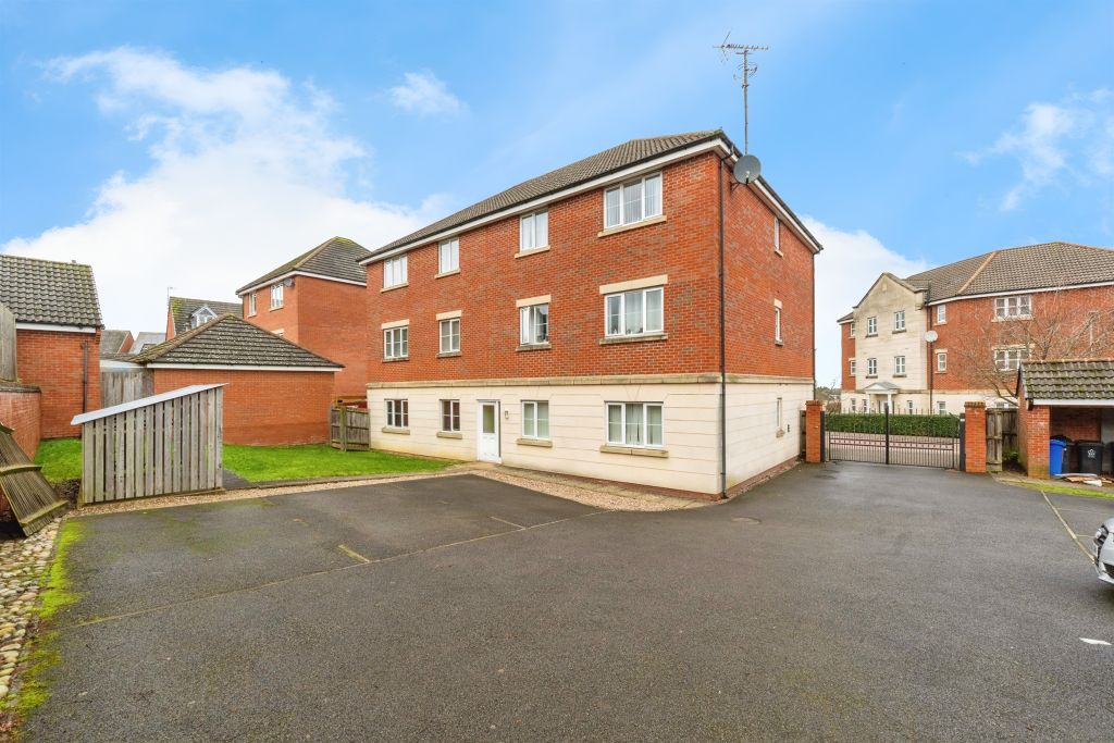 2 bed flat for saleCarty Road, Hamilton, Leicester LE5