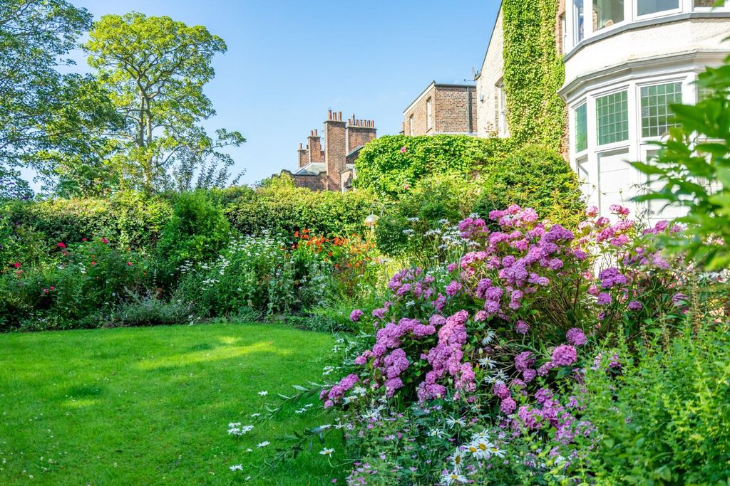 Additional image 18 of 2 bed flat for saleAmbassador Court, The Mount, York YO24