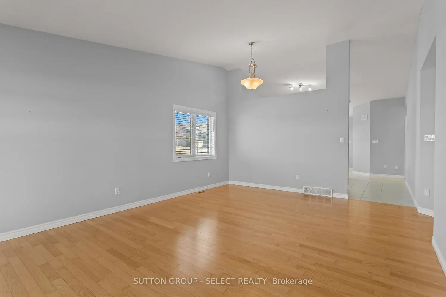Additional image 5 of 2094 Denview Avenue