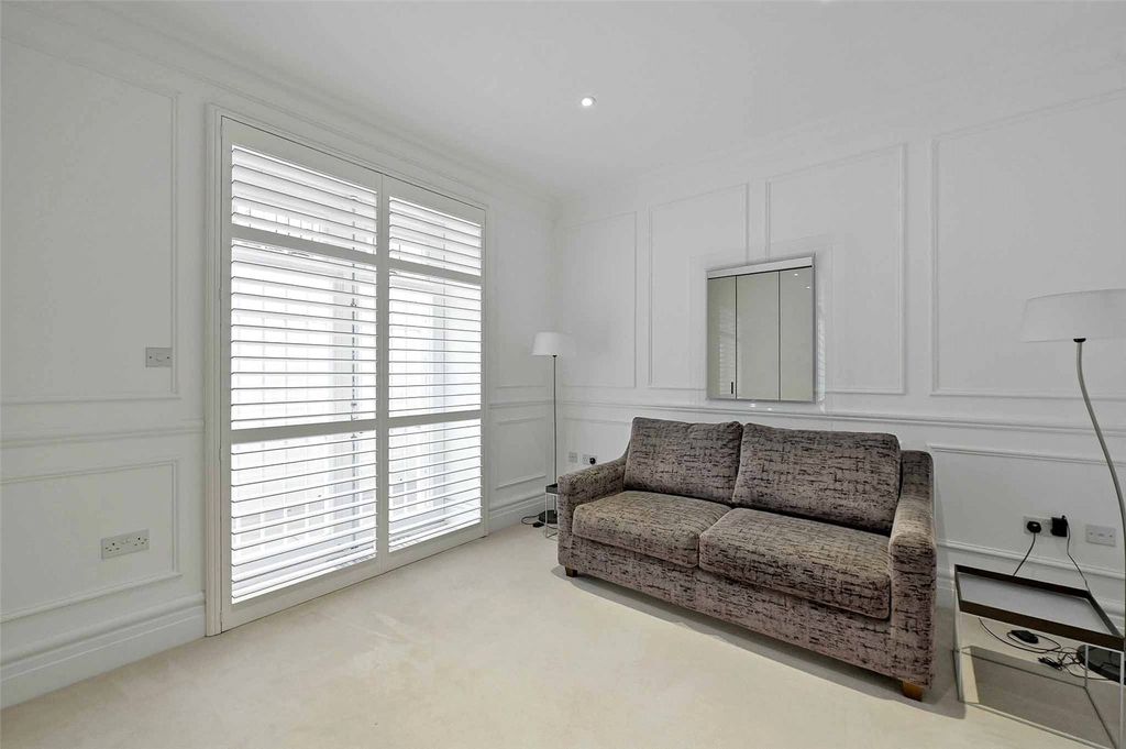 Additional image 17 of 3 bed flat for saleThe Residence, 26 Trinity Place, Windsor, Berkshire SL4