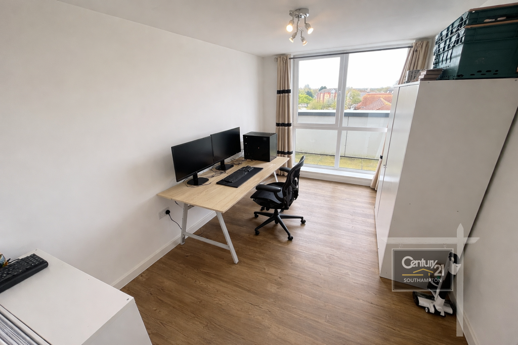 Additional image 5 of 2 bed flat for sale|Ref: L821391|, Empress Heights, College Street, Southampton SO14