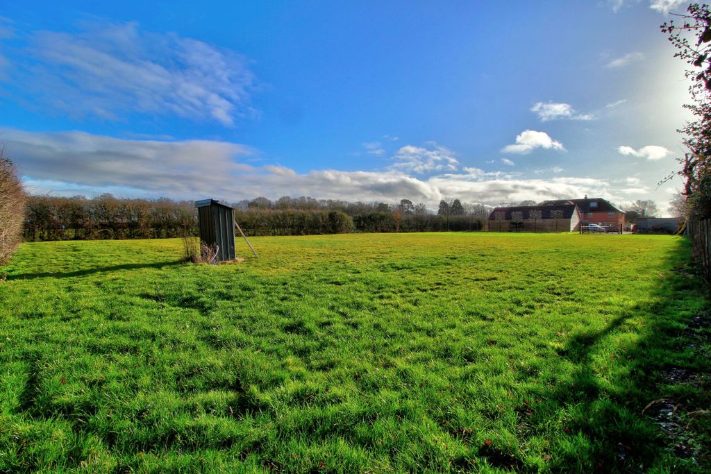 Additional image 10 of 6 bed detached house for saleThe Vale, Wokingham RG40