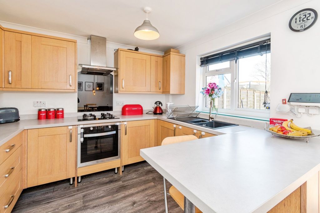 Additional image 4 of 3 bed end terrace house for salePetworth Gardens, Southampton, Hampshire SO16