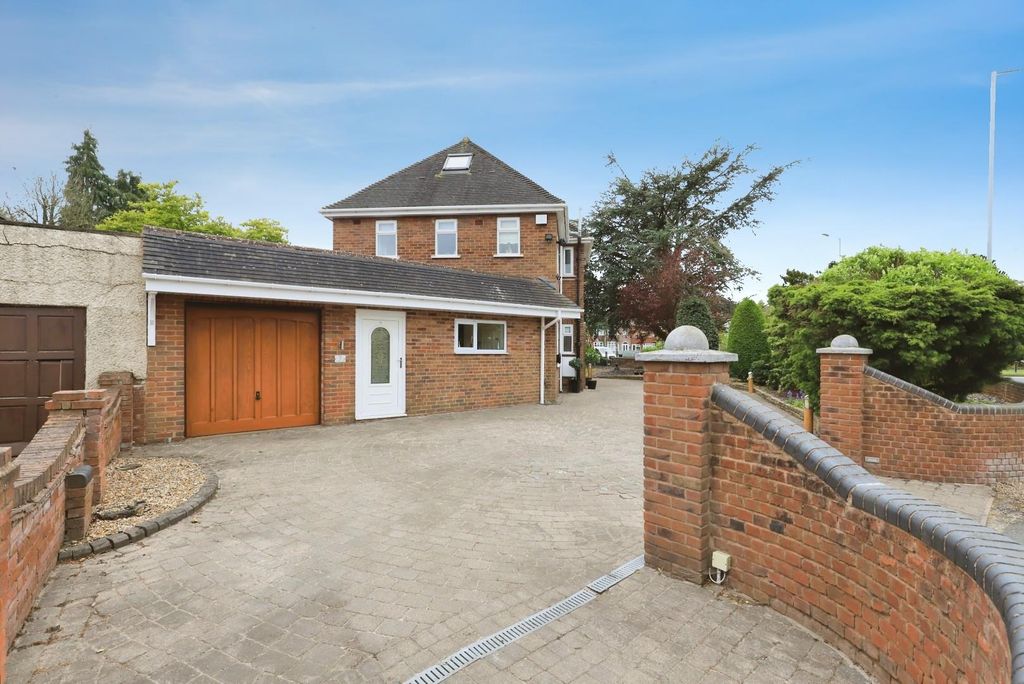 Additional image 38 of 4 bed detached house for saleSpringhill Lane, Wolverhampton WV4