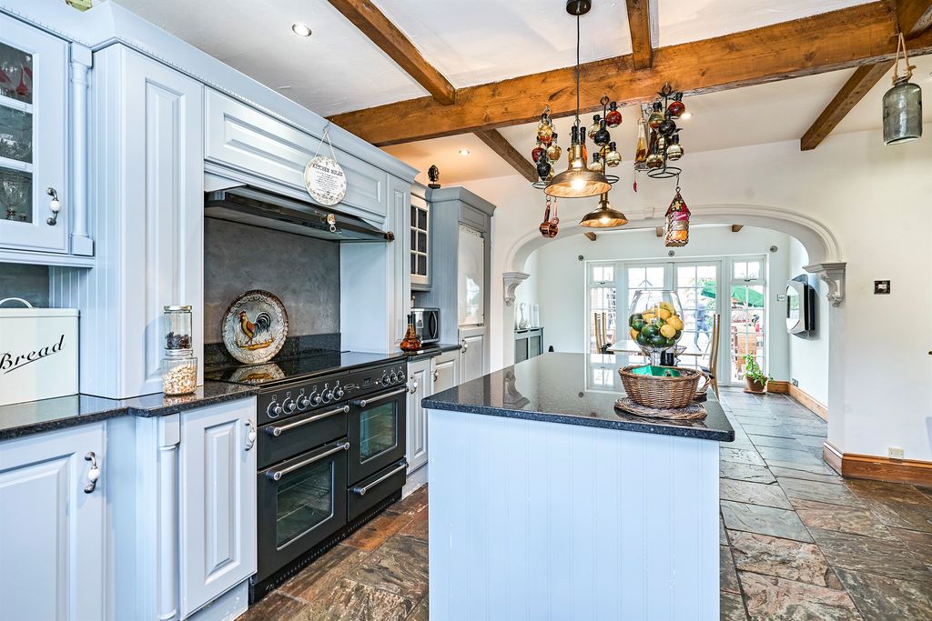 Additional image 5 of 4 bed detached house for saleStourbridge Road, Penn, Wolverhampton WV4