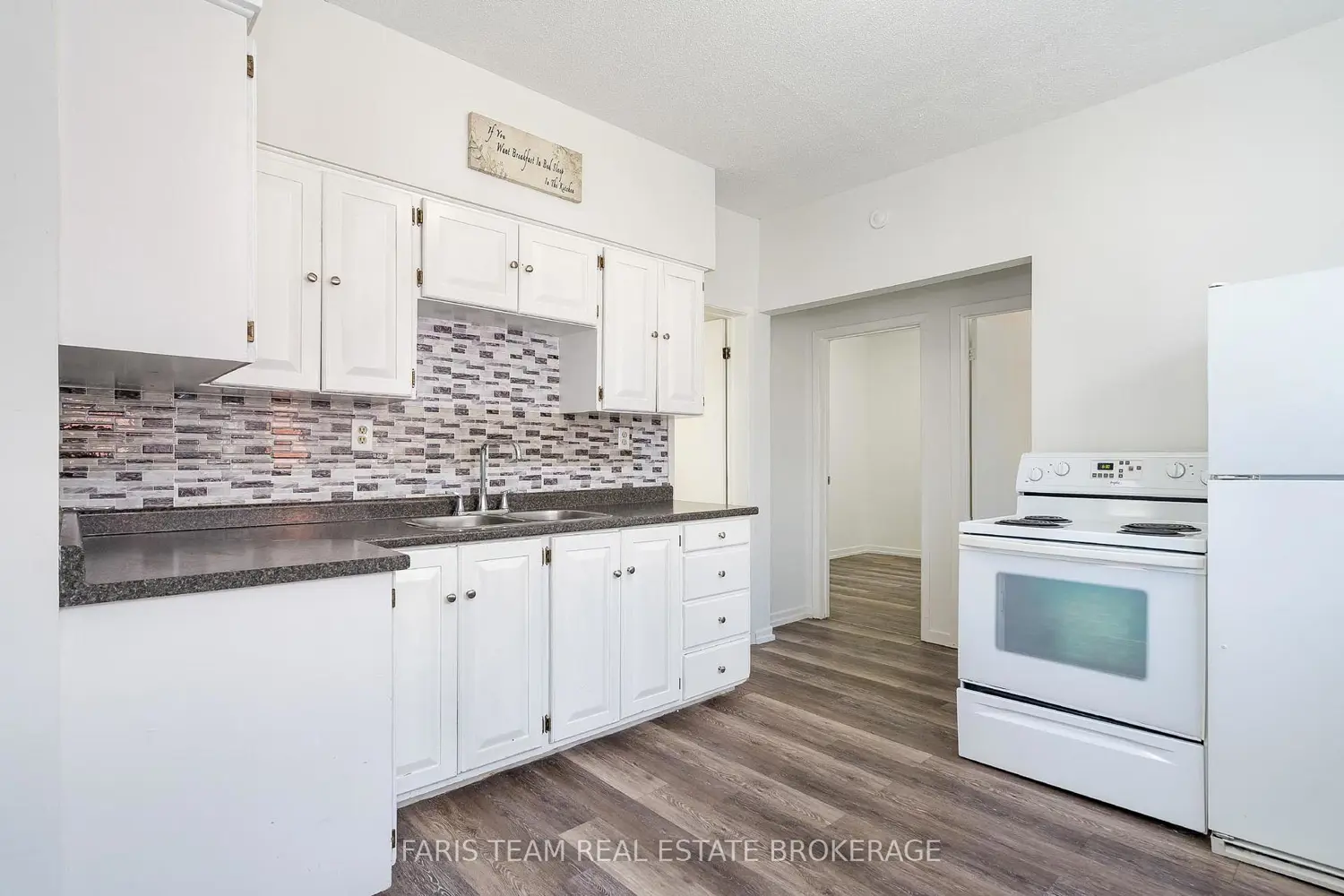 612 Bay Street photo 4