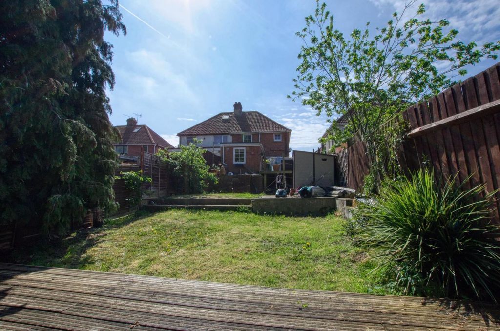 Additional image 2 of 3 bed semi-detached house for saleCornwall Road, Southampton SO18