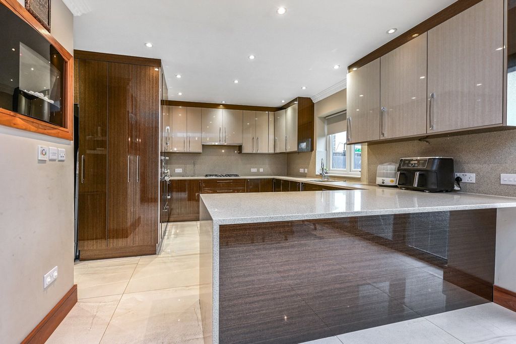 Additional image 2 of 6 bed semi-detached house for saleAshford, Surrey TW15