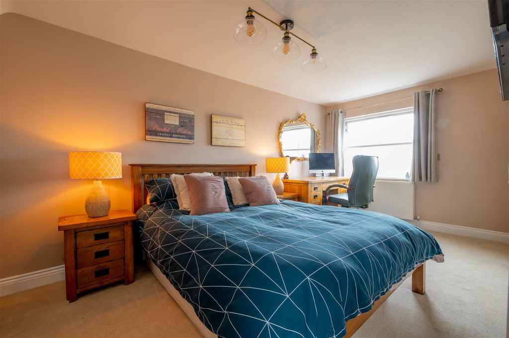 Additional image 12 of 3 bed terraced house for saleHensington Road, Woodstock OX20