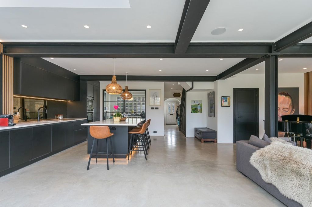 Additional image 7 of 6 bed semi-detached house for saleOaks Avenue, Worcester Park KT4