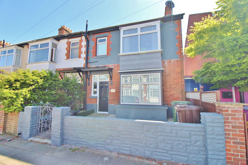 3 bed end terrace house for saleMayfield Road, North End PO2