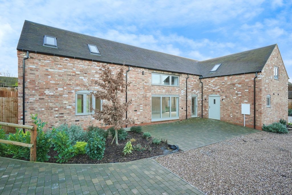 4 bed semi-detached house for saleWood Lane, Norton Juxta Twycross, Atherstone, Leicestershire CV9