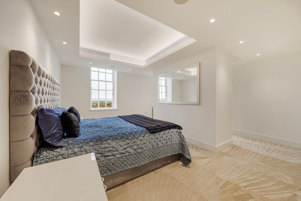 Additional image 11 of 2 bed flat for saleRichmond Hill, Richmond, London TW10