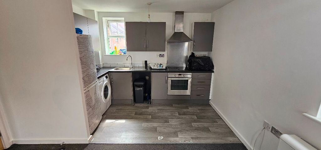Additional image 5 of 2 bed flat for saleBrompton Road, Hamilton, Leicester LE5