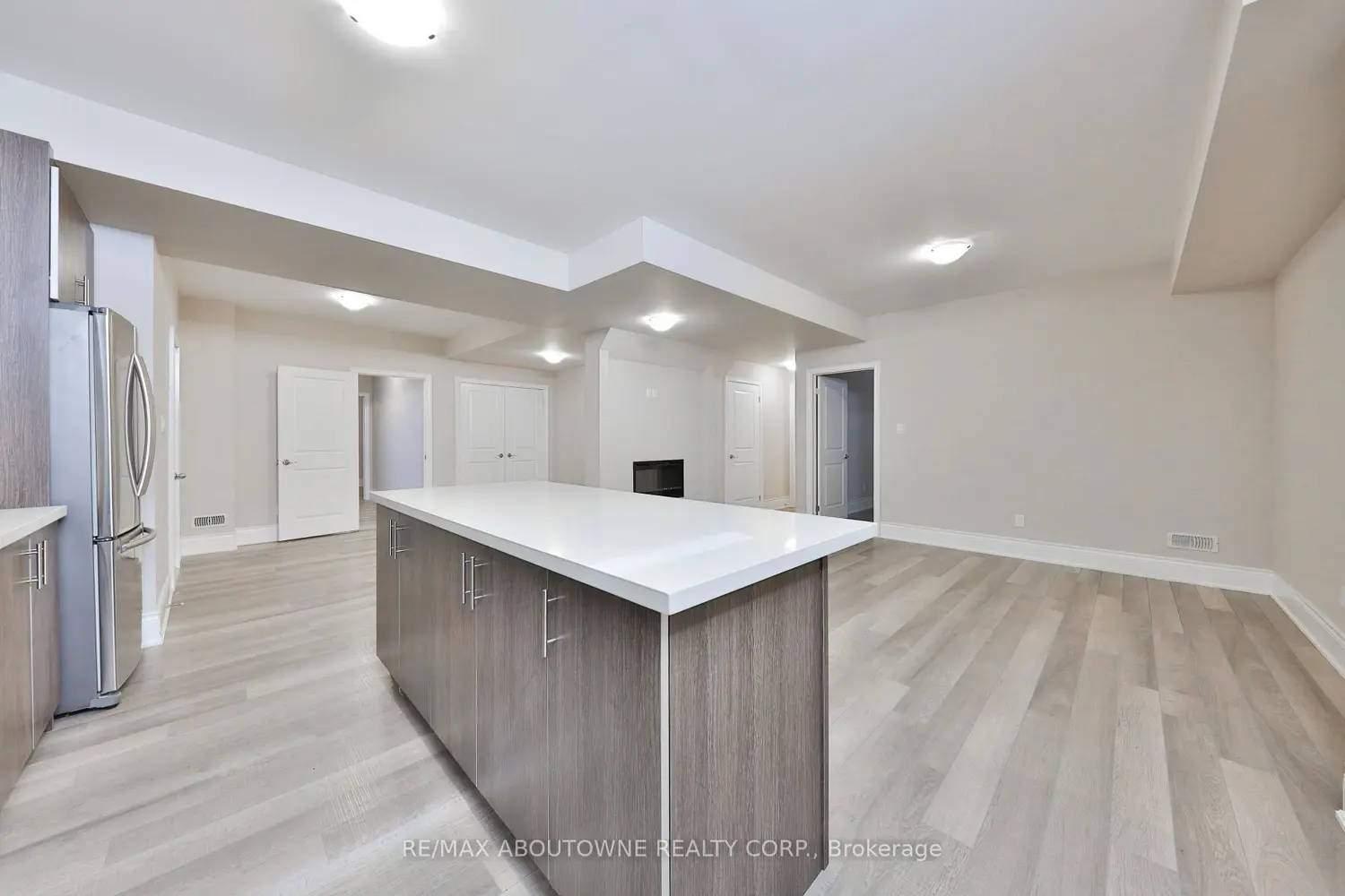 Additional image 12 of 2163 Vineland Crescent