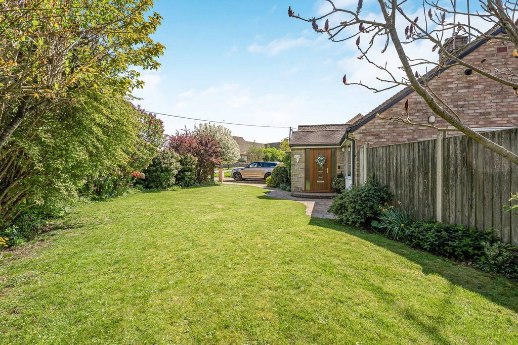 Additional image 17 of 3 bed bungalow for saleGreen Lane, Woodstock OX20