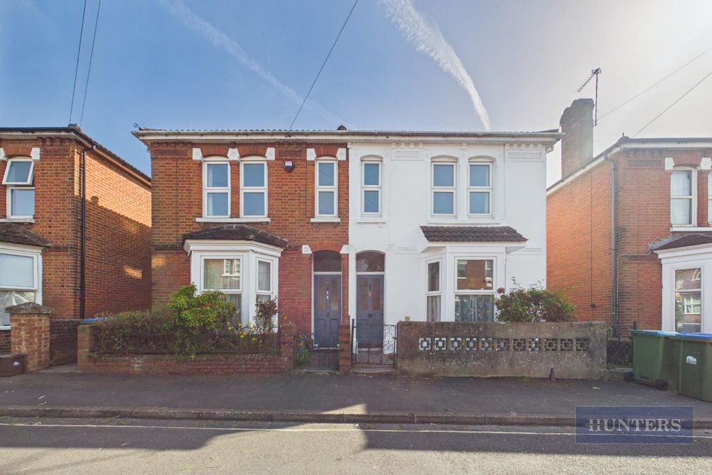 7 bed detached house for saleCromwell Road, Southampton SO15