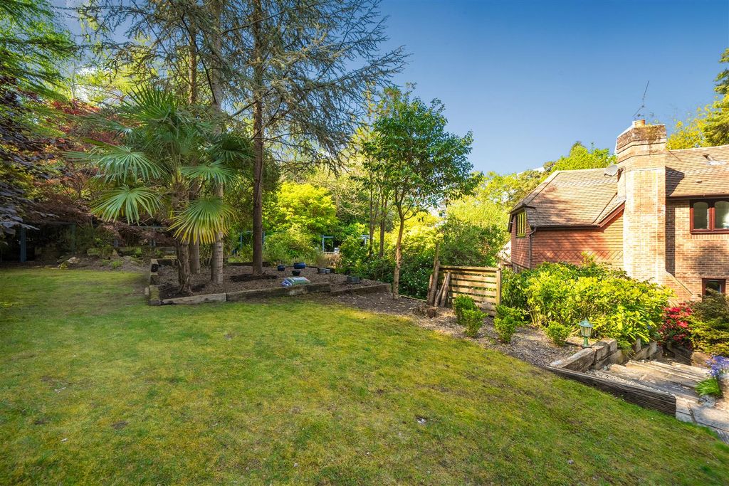 Additional image 22 of 5 bed detached house for saleWarren Lane, Finchampstead, Berkshire RG40