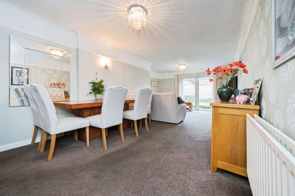 Additional image 2 of 4 bed bungalow for saleTemple Gardens, Southampton SO19