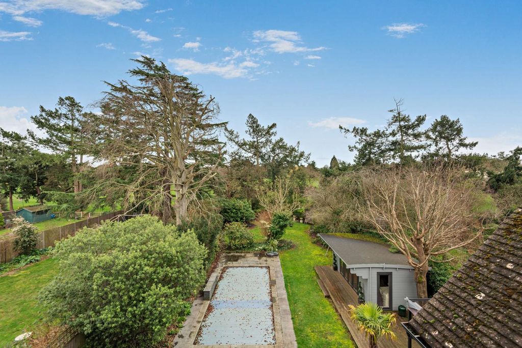 Additional image 35 of 7 bed semi-detached house for saleFordbridge Road, Ashford TW15
