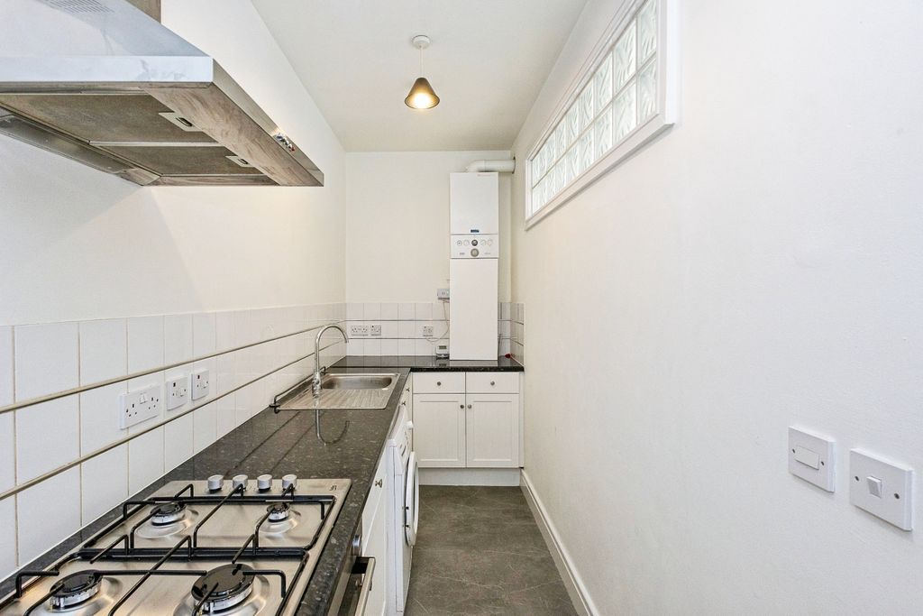 Additional image 13 of 1 bed flat for sale196-198 London Road, Portsmouth PO2