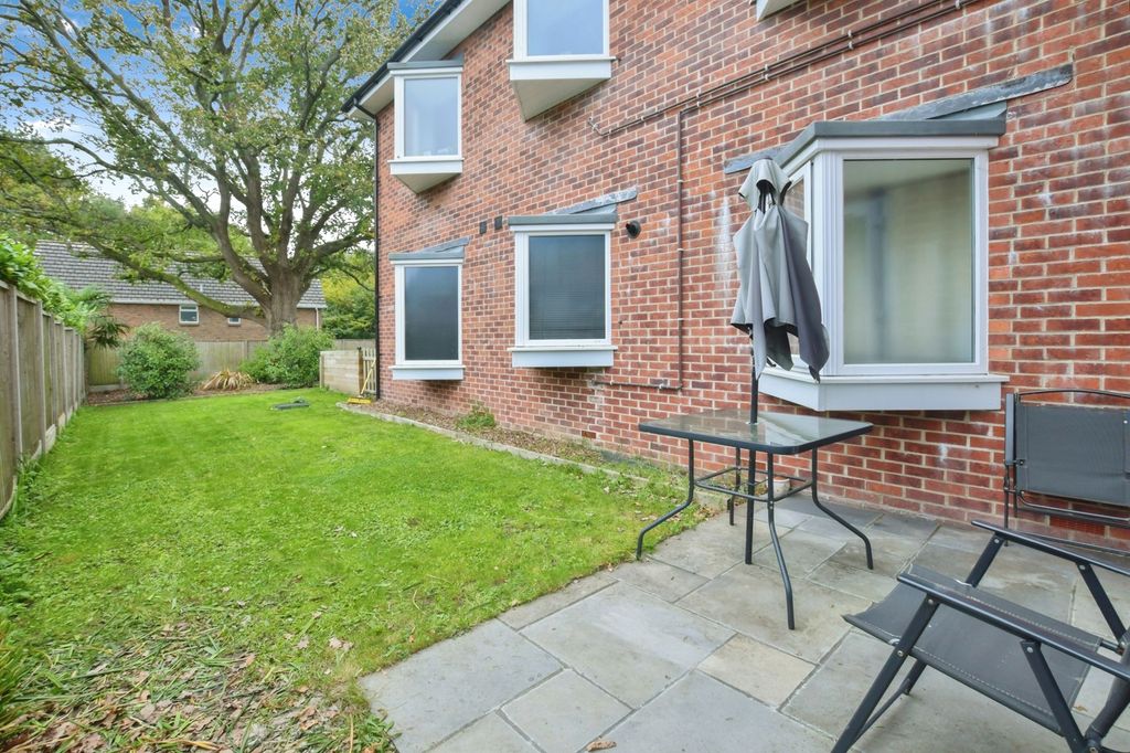 Additional image 4 of 2 bed flat for saleWimborne Road West, Colehill, Wimborne, Dorset BH21
