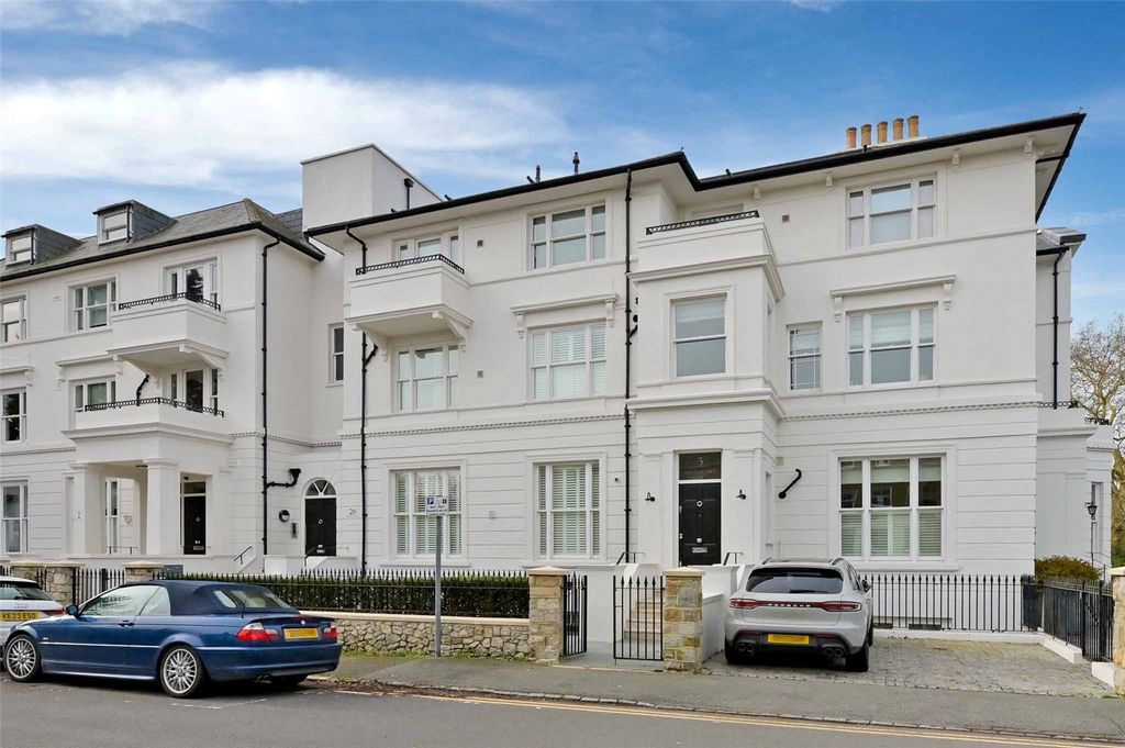Additional image 21 of 3 bed flat for saleThe Residence, 26 Trinity Place, Windsor, Berkshire SL4