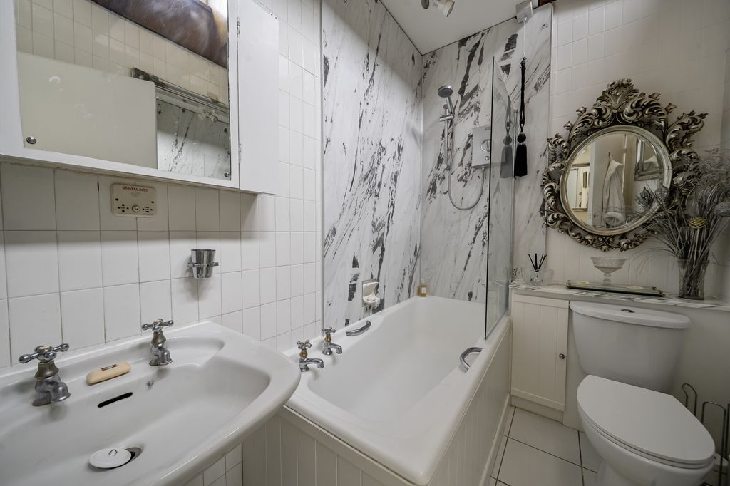 Additional image 6 of 3 bed maisonette for saleEdinburgh Gardens, Windsor SL4