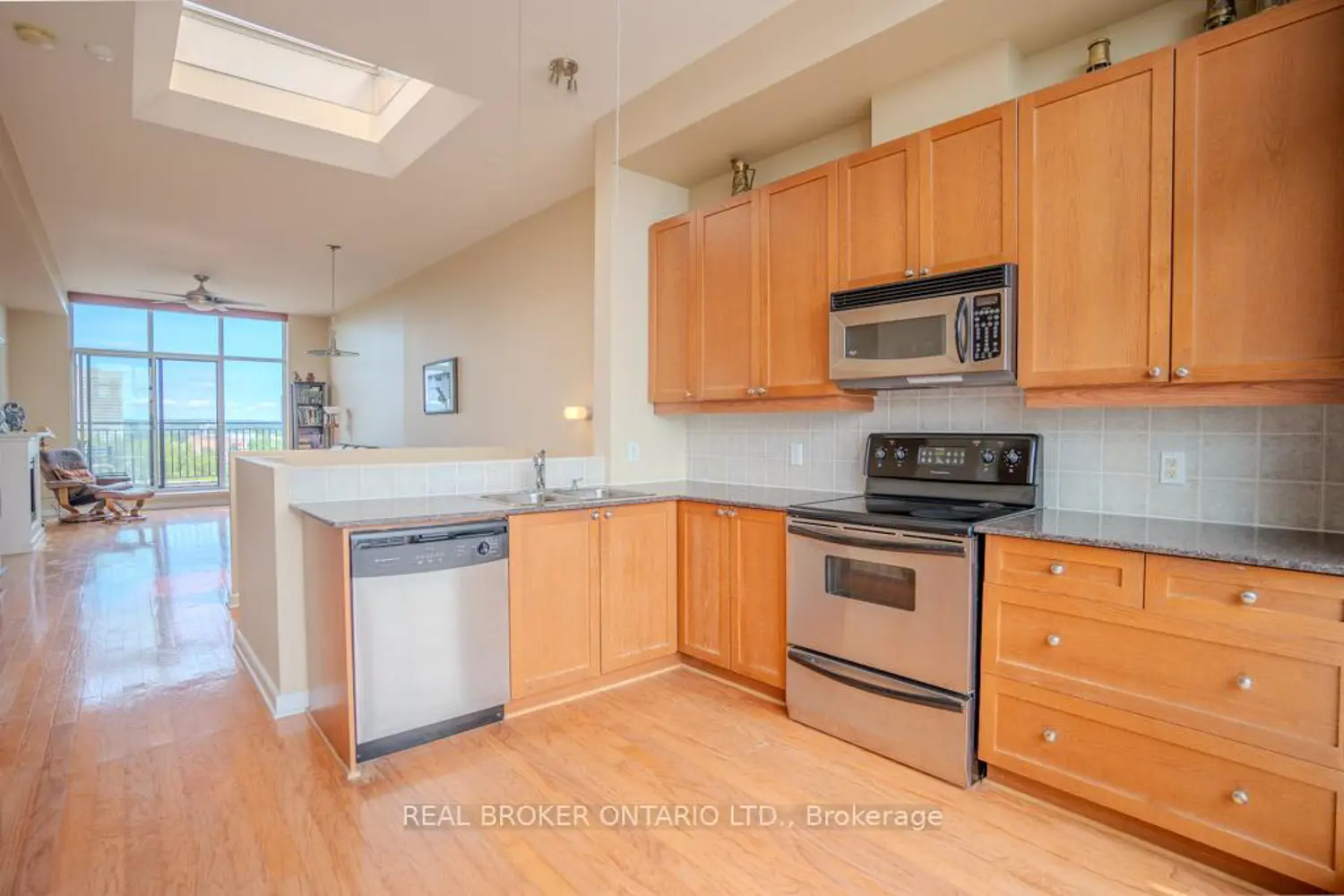 Additional image 7 of 150 Caroline Avenue 604