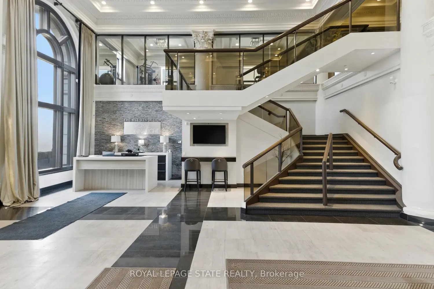 112 King Street Ph4
