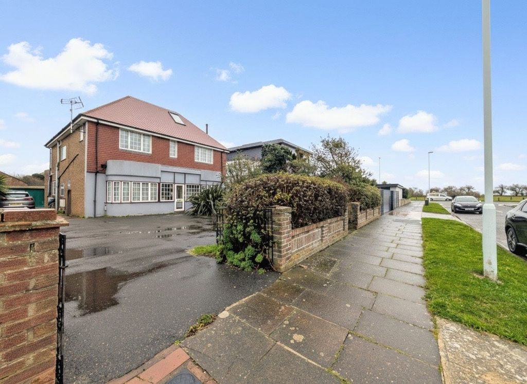 5 bed detached house for saleArlington Avenue, Goring-By-Sea, Worthing BN12