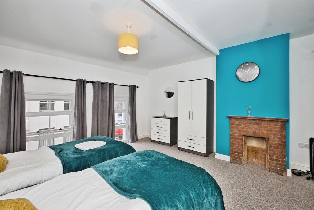 Additional image 8 of 4 bed flat for saleMiddle Street, Yeovil BA20