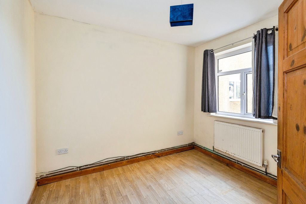 Additional image 7 of 2 bed flat for saleHighland Road, Southsea PO4