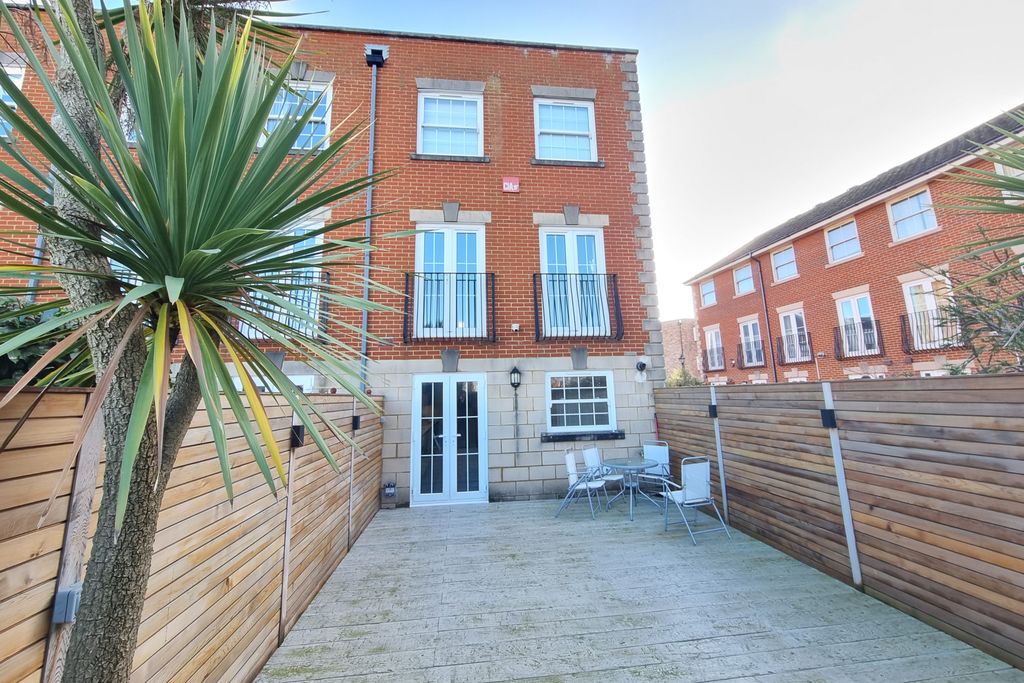 3 bed town house for saleOld Portsmouth, Hampshire PO1