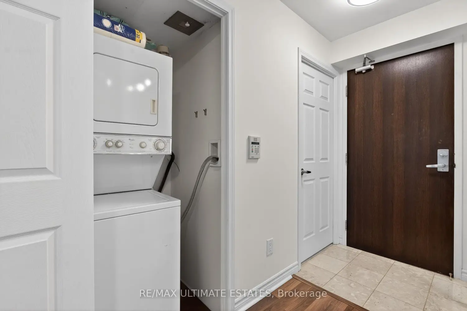 Additional image 15 of 19 Grand Trunk Crescent 2205