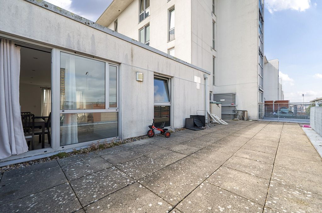 Additional image 13 of 2 bed flat for saleCross Street, Portsmouth PO1