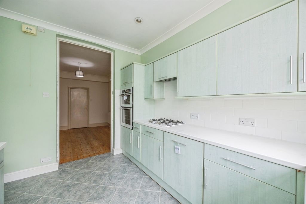 Additional image 7 of 6 bed terraced house for saleTelephone Road, Southsea PO4
