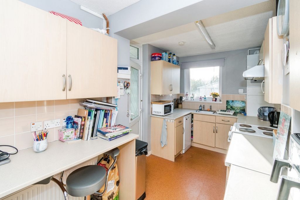 Additional image 5 of 3 bed semi-detached house for saleWarren Crescent, Southampton, Hampshire SO16