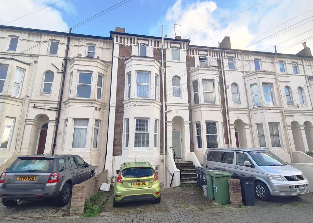 1 bed flat for saleNelson Road, Southsea PO5