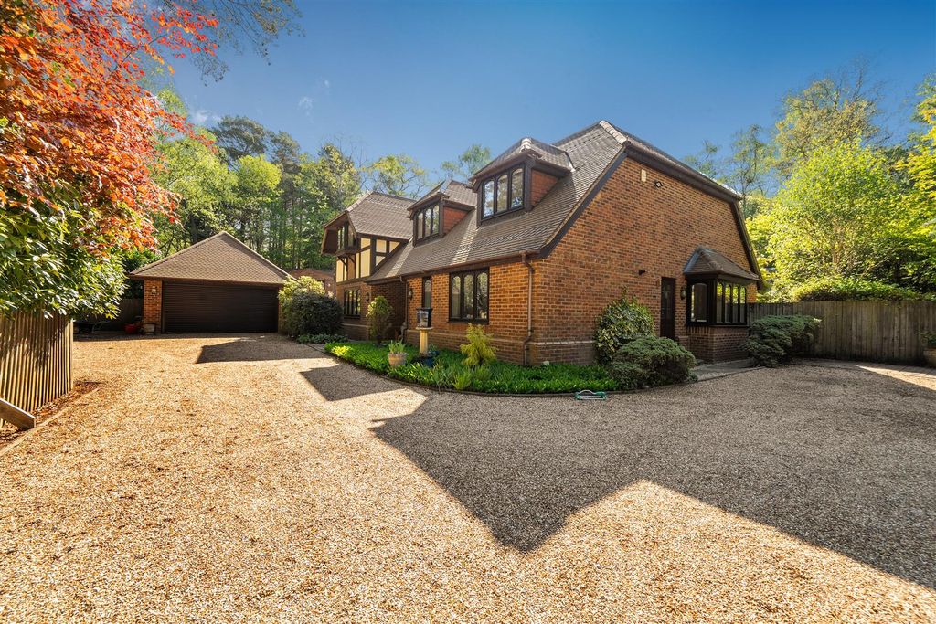Additional image 24 of 5 bed detached house for saleWarren Lane, Finchampstead, Berkshire RG40