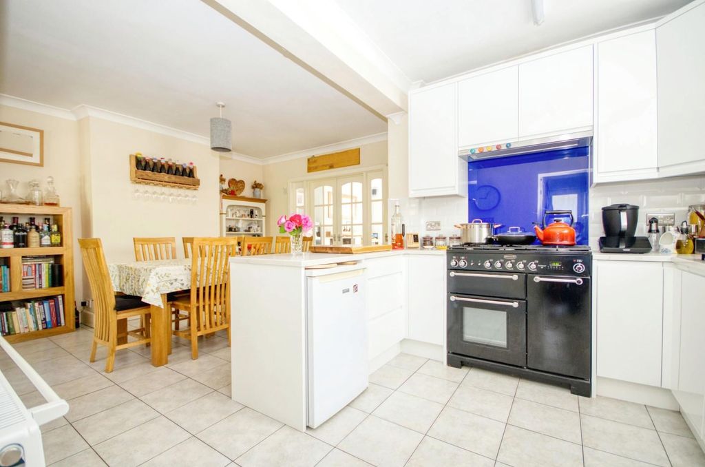 3 bed semi-detached house for saleChessel Crescent, Southampton SO19 photo 5
