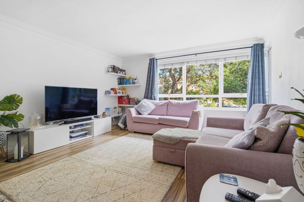 Additional image 3 of 2 bed flat for saleOsborne Road, Windsor SL4