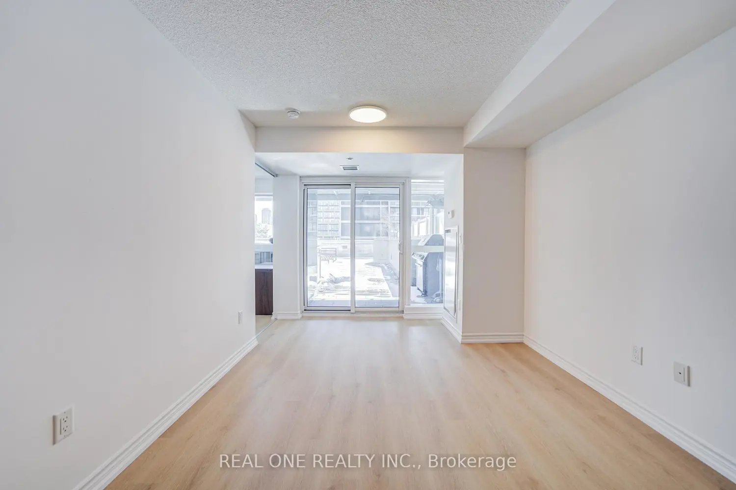 386 Yonge Street 1408
