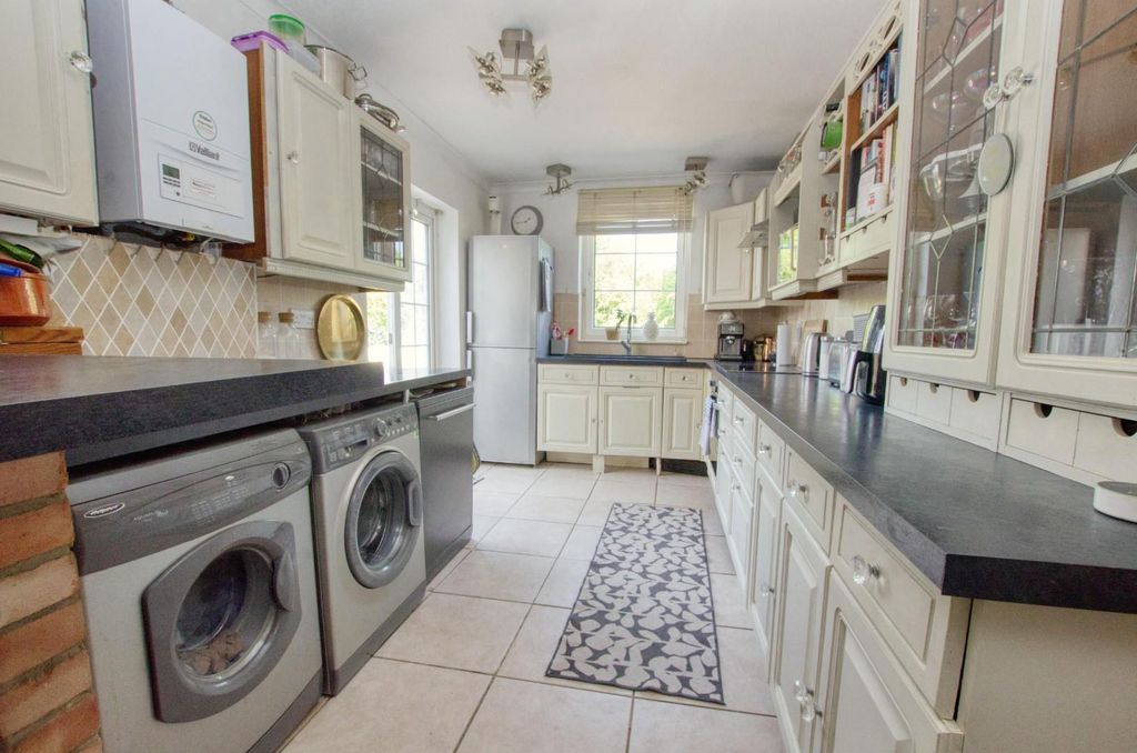 Additional image 5 of 3 bed semi-detached house for saleCornwall Road, Southampton SO18