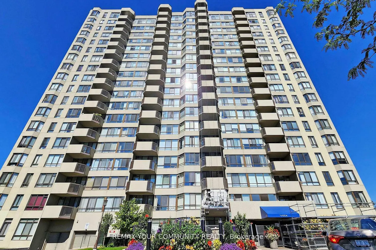 275 Bamburgh Circle 910