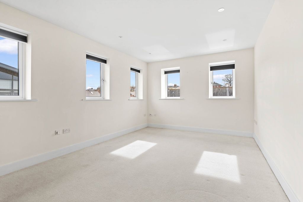 Additional image 3 of 2 bed flat for saleApartment 5, Armstrong House, Armstrong Drive, Diglis, Worcester. WR1