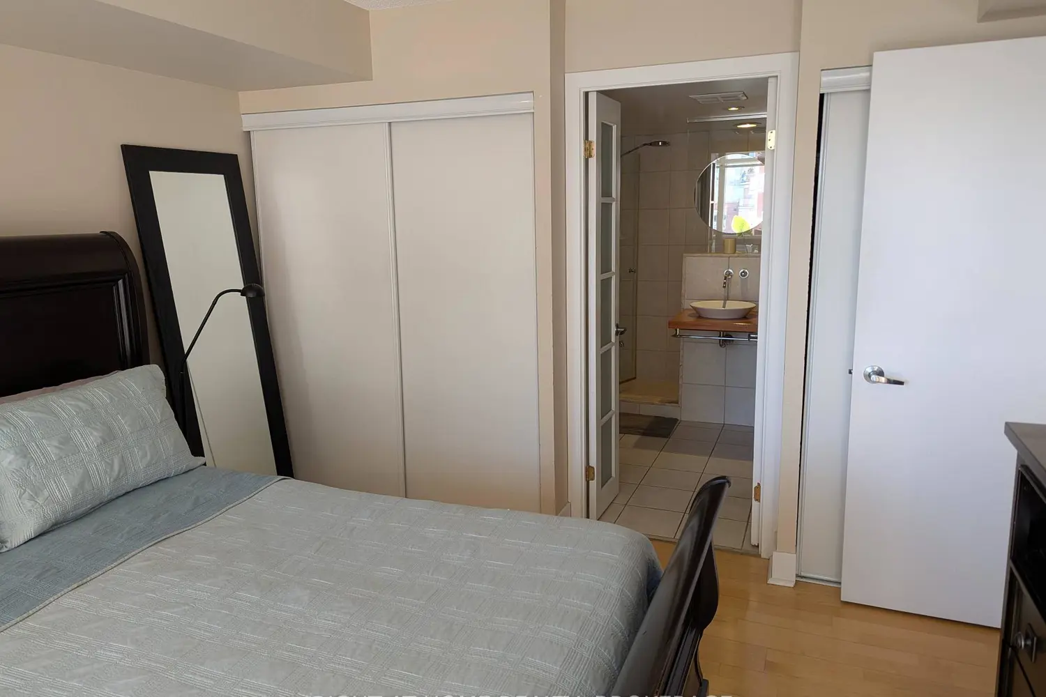 Additional image 10 of 550 Queens Quay 608