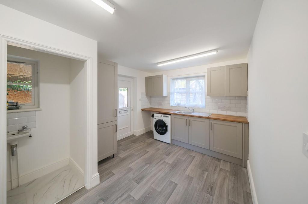 Additional image 7 of 4 bed property for saleTattershall Road, Kirkstead, Woodhall Spa LN10