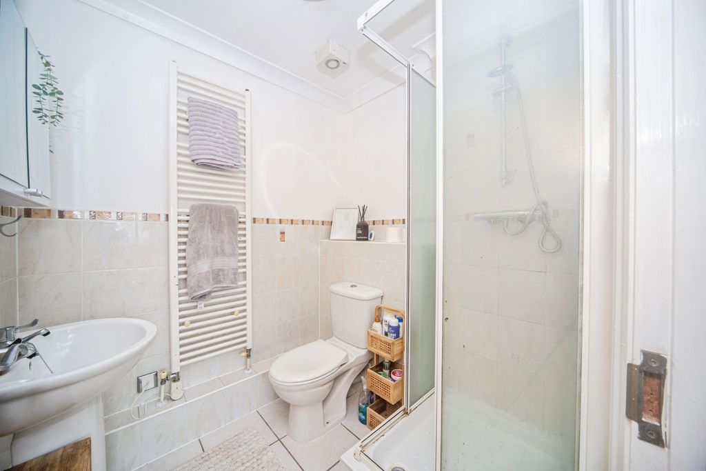 Additional image 12 of 2 bed flat for saleWinchester Road, Southampton, Hampshire SO16